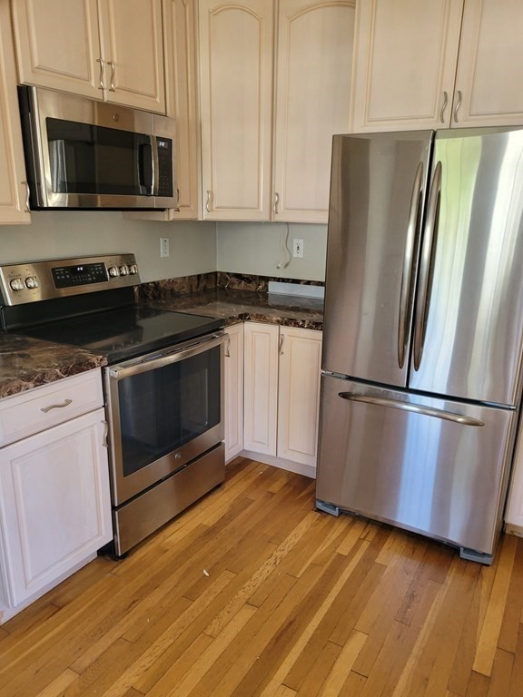 3 bed, 2 bath apartment for rent at 63 Pond St Unit 0, Westwood — photo 8 of 9