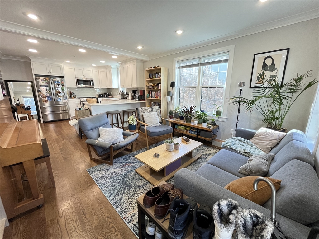2 bed, 2 bath apartment for rent at 63 Sedgwick St Unit 3, Jamaica Plain — photo 2 of 12