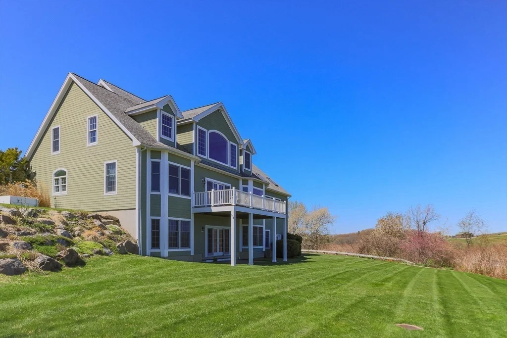 4 bed, 3 bath apartment for rent at 63 Skyfields Dr, Groton — photo 3 of 38