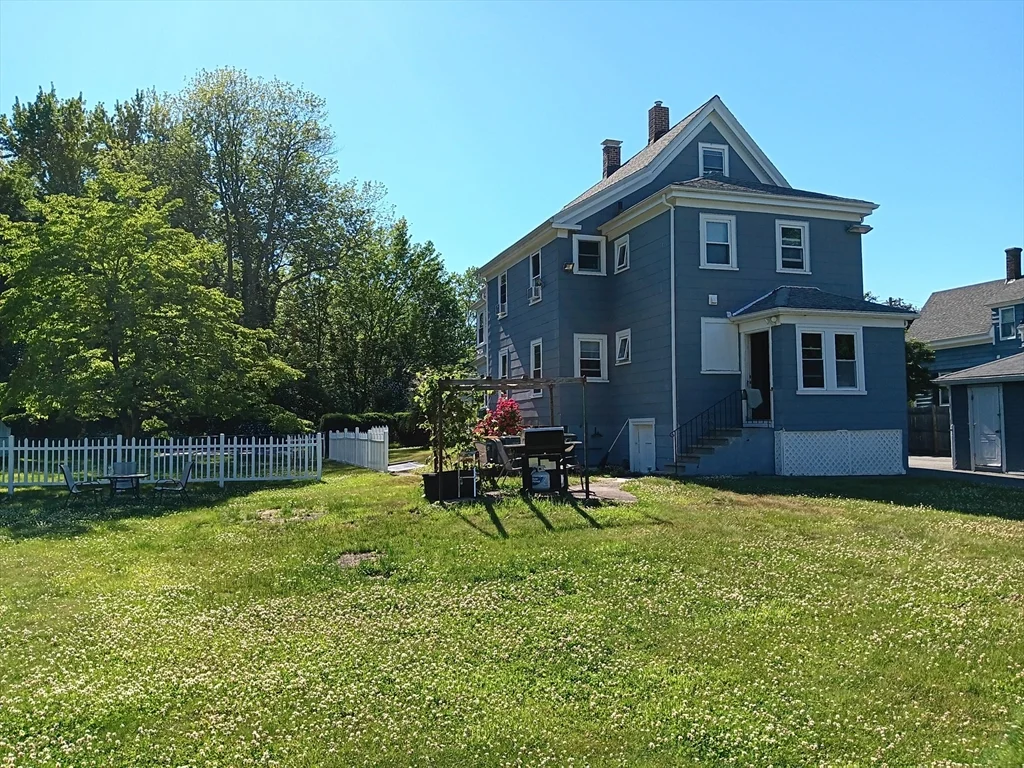 3 bed, 2 bath apartment for rent at 63 Spruce St Unit 2, North Abington — photo 6 of 38