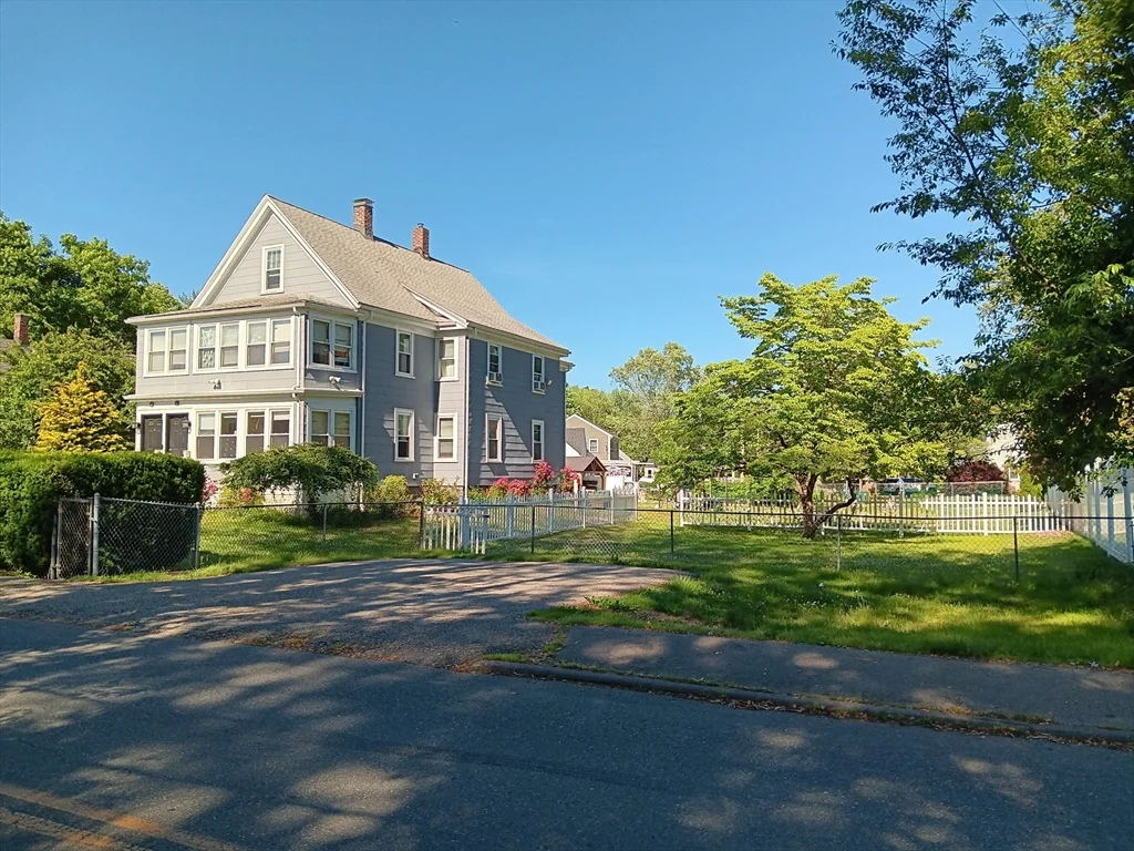 3 bed, 2 bath apartment for rent at 63 Spruce St Unit 2, North Abington — photo 3 of 38