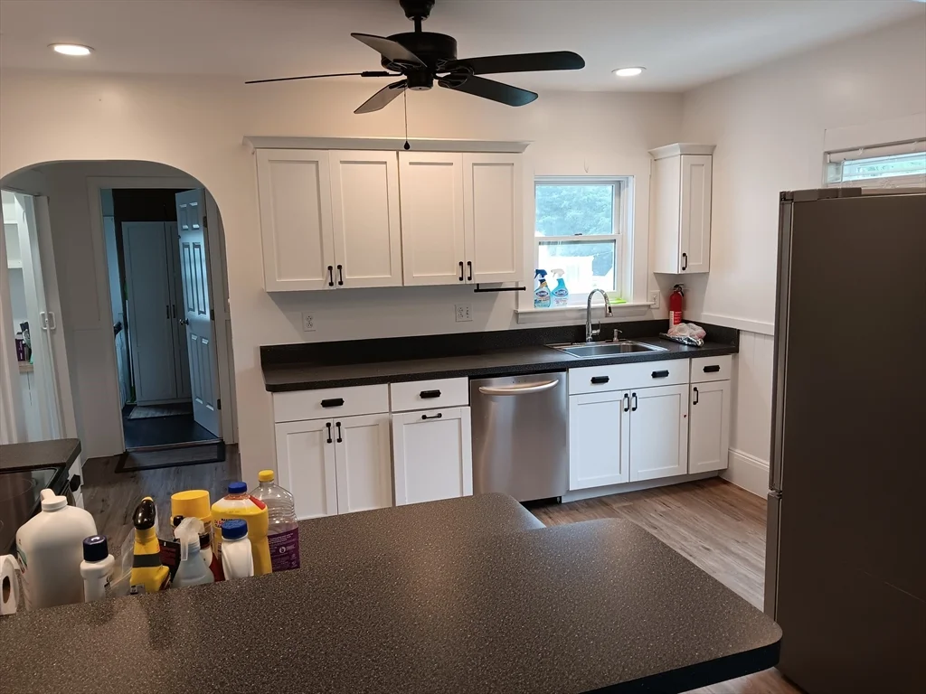 3 bed, 2 bath apartment for rent at 63 Spruce St Unit 2, North Abington — photo 11 of 38