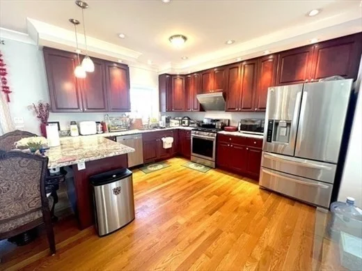 4 bed, 3 bath apartment for rent at 63 Summer St Unit 63, Medford — photo 3 of 22