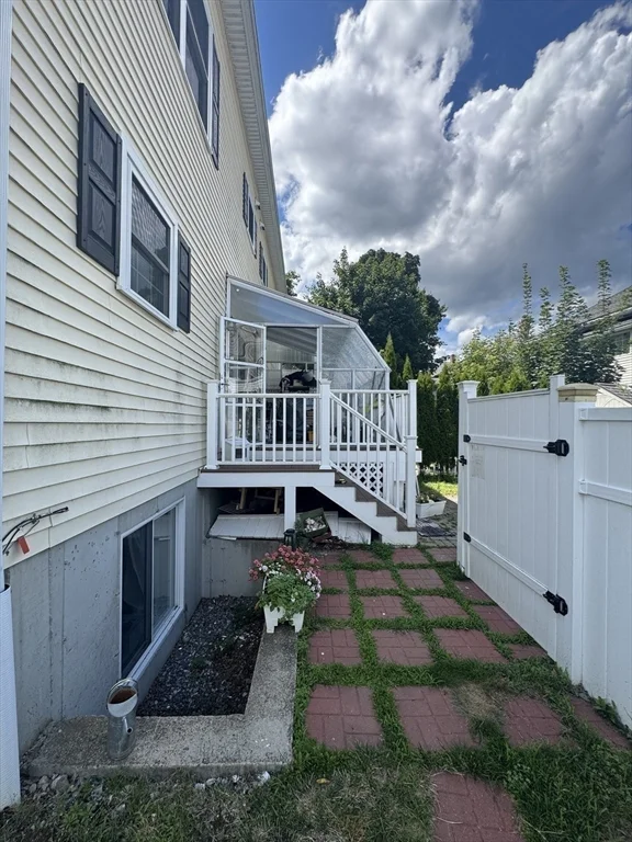 4 bed, 3 bath apartment for rent at 63 Summer St Unit 63, Medford — photo 25 of 29