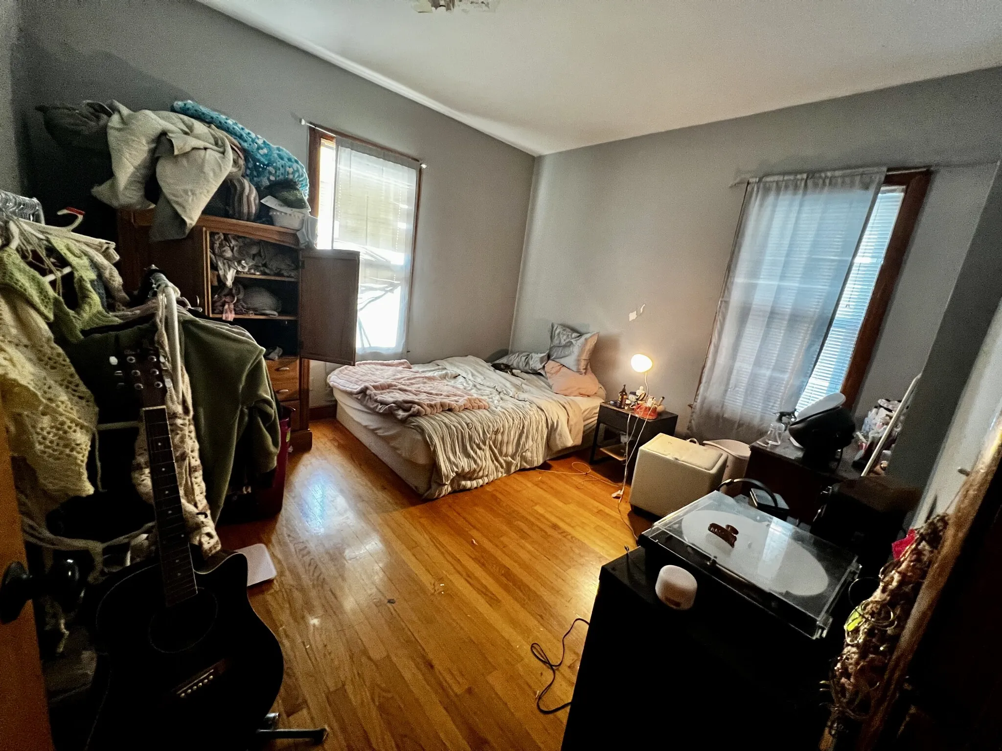 2 bed, 1 bath apartment for rent at 63 Sycamore St Unit 2, Winter Hill — photo 5 of 9