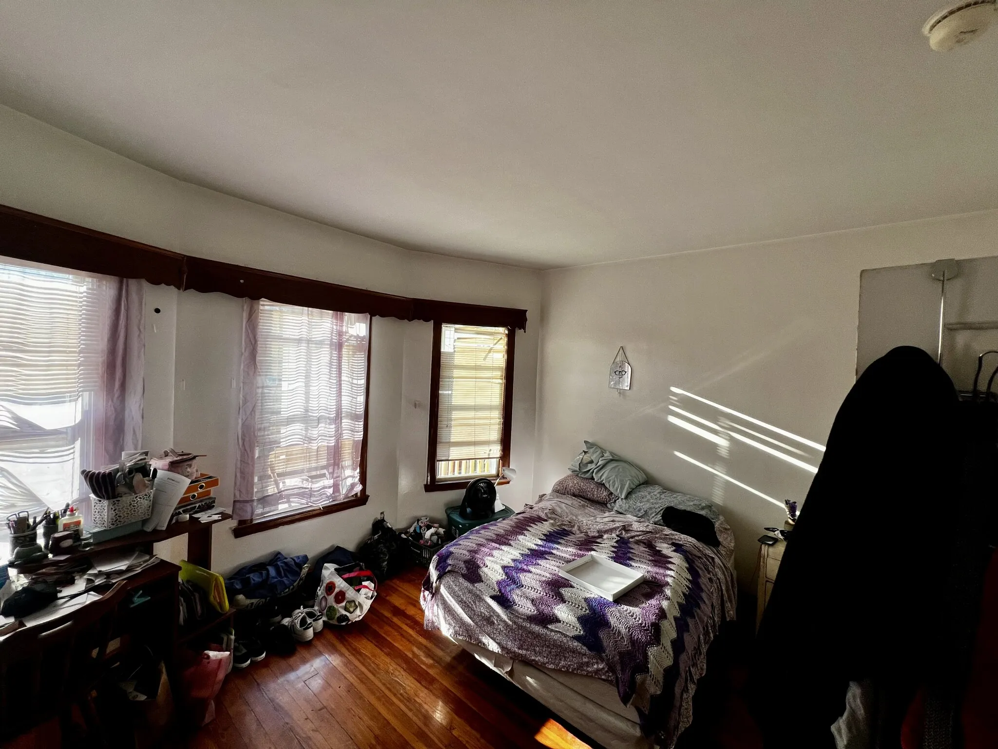 2 bed, 1 bath apartment for rent at 63 Sycamore St Unit 2, Winter Hill — photo 4 of 9