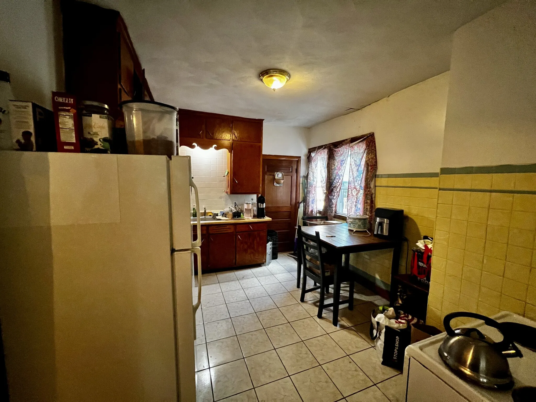 2 bed, 1 bath apartment for rent at 63 Sycamore St Unit 2, Winter Hill — photo 2 of 9