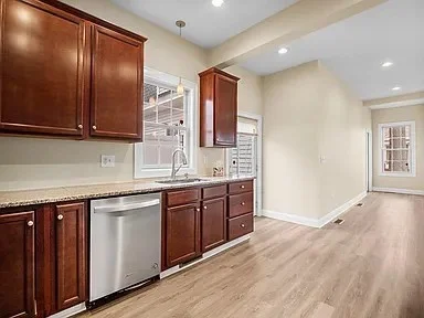 3 bed, 2 bath apartment for rent at 63 Varnum Ave Unit 1, Lowell — photo 4 of 12