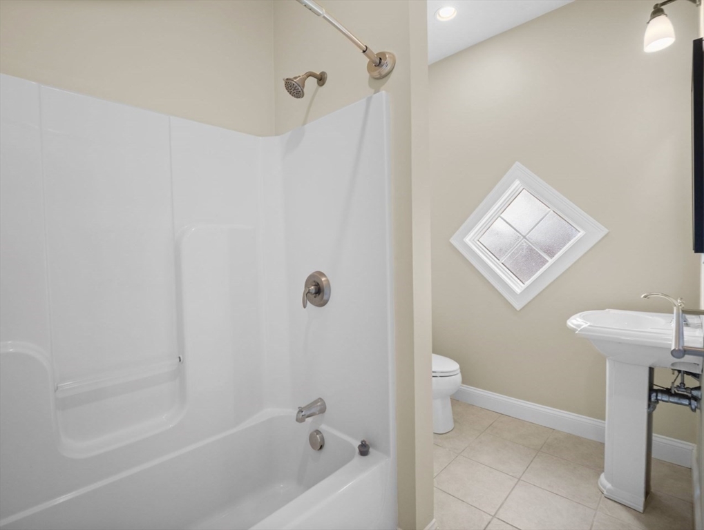 3 bed, 2 bath apartment for rent at 63 Varnum Ave Unit 1, Lowell — photo 13 of 21