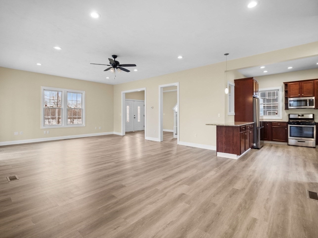 3 bed, 2 bath apartment for rent at 63 Varnum Ave Unit 1, Lowell — photo 5 of 21
