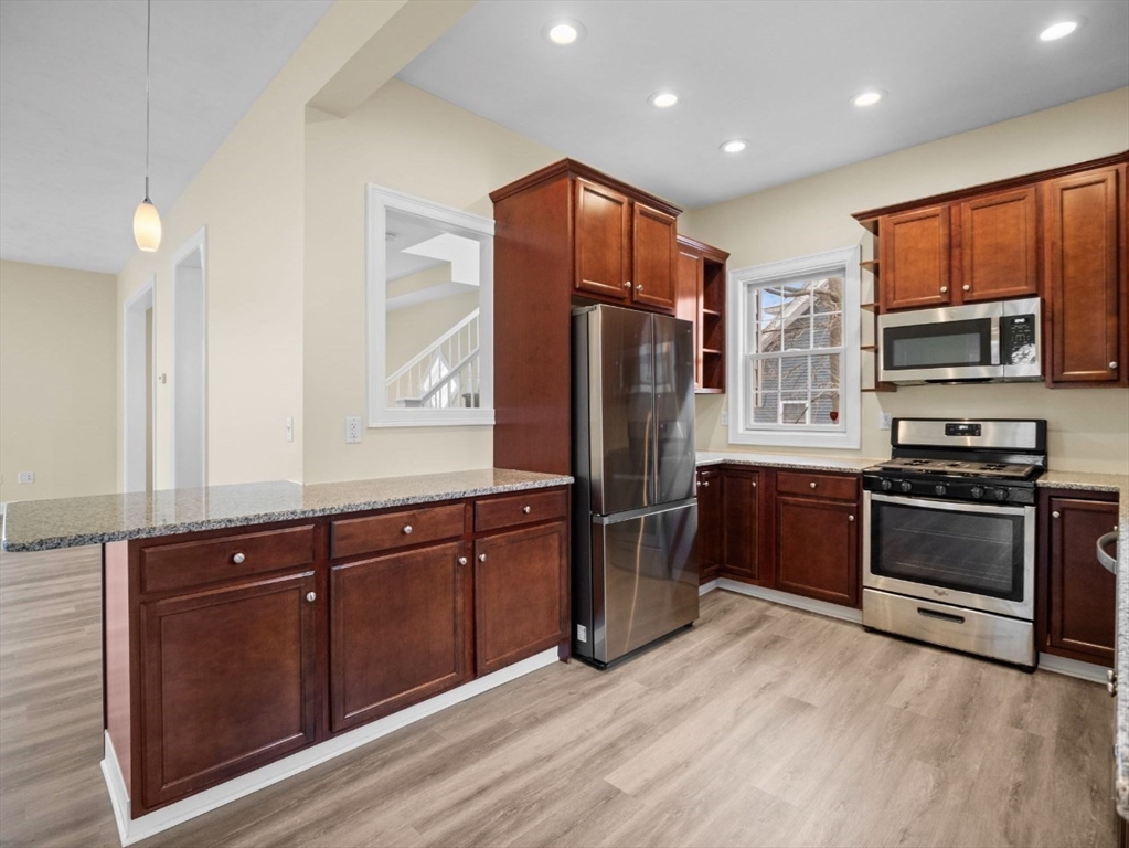 3 bed, 2 bath apartment for rent at 63 Varnum Ave Unit 1, Lowell — photo 6 of 21