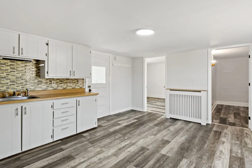 2 bed, 1 bath apartment for rent at 63 West Carpenter St Unit 2R, Attleboro — photo 4 of 10