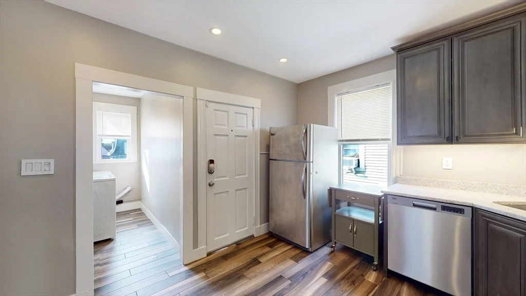 3 bed, 1 bath apartment for rent at 63 Whitten St Unit 3, Dorchester — photo 15 of 27