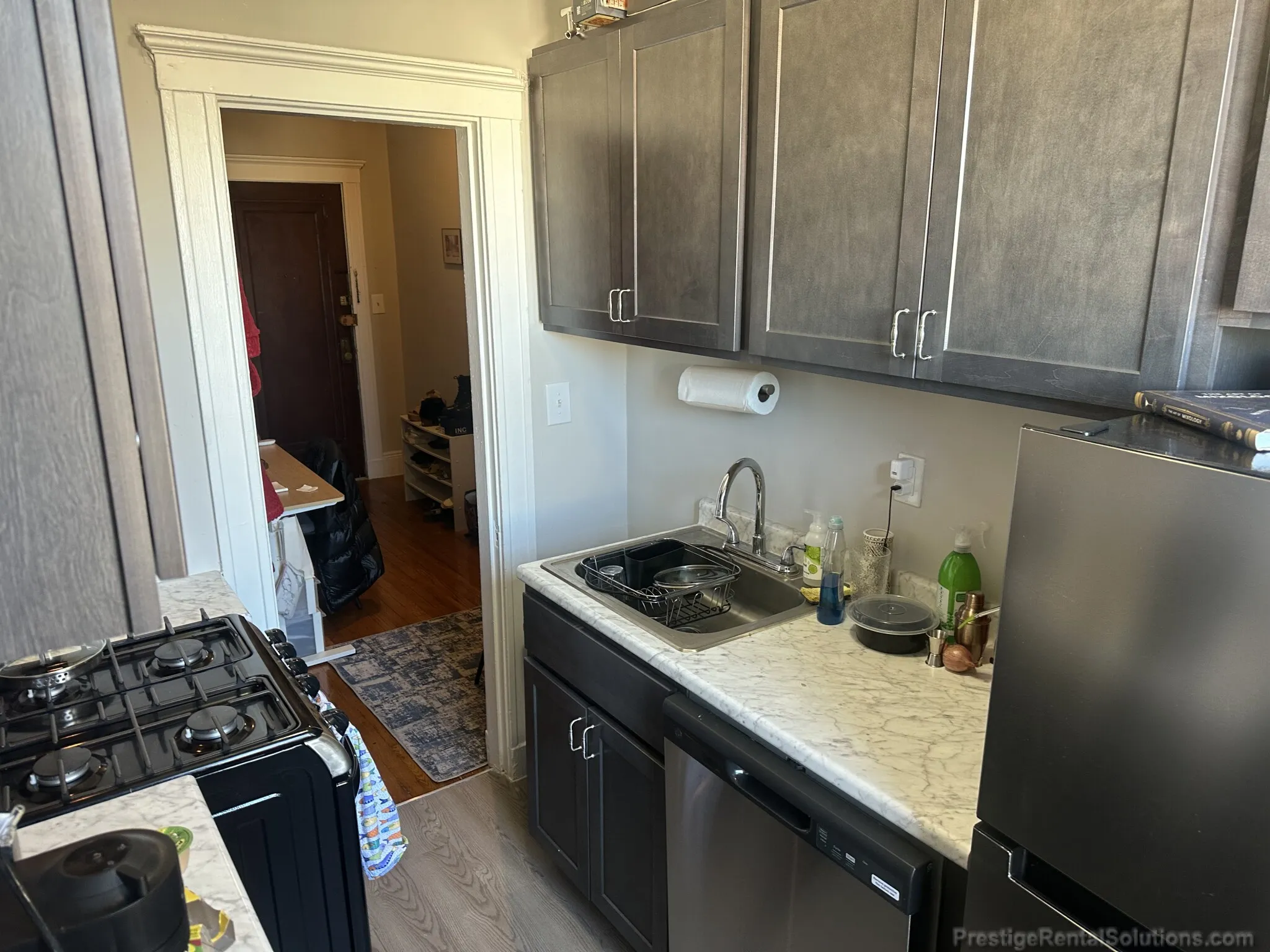 Studio bed, 1 bath apartment for rent at 63 Woodstock Ave Unit 12, Brighton — photo 2 of 12