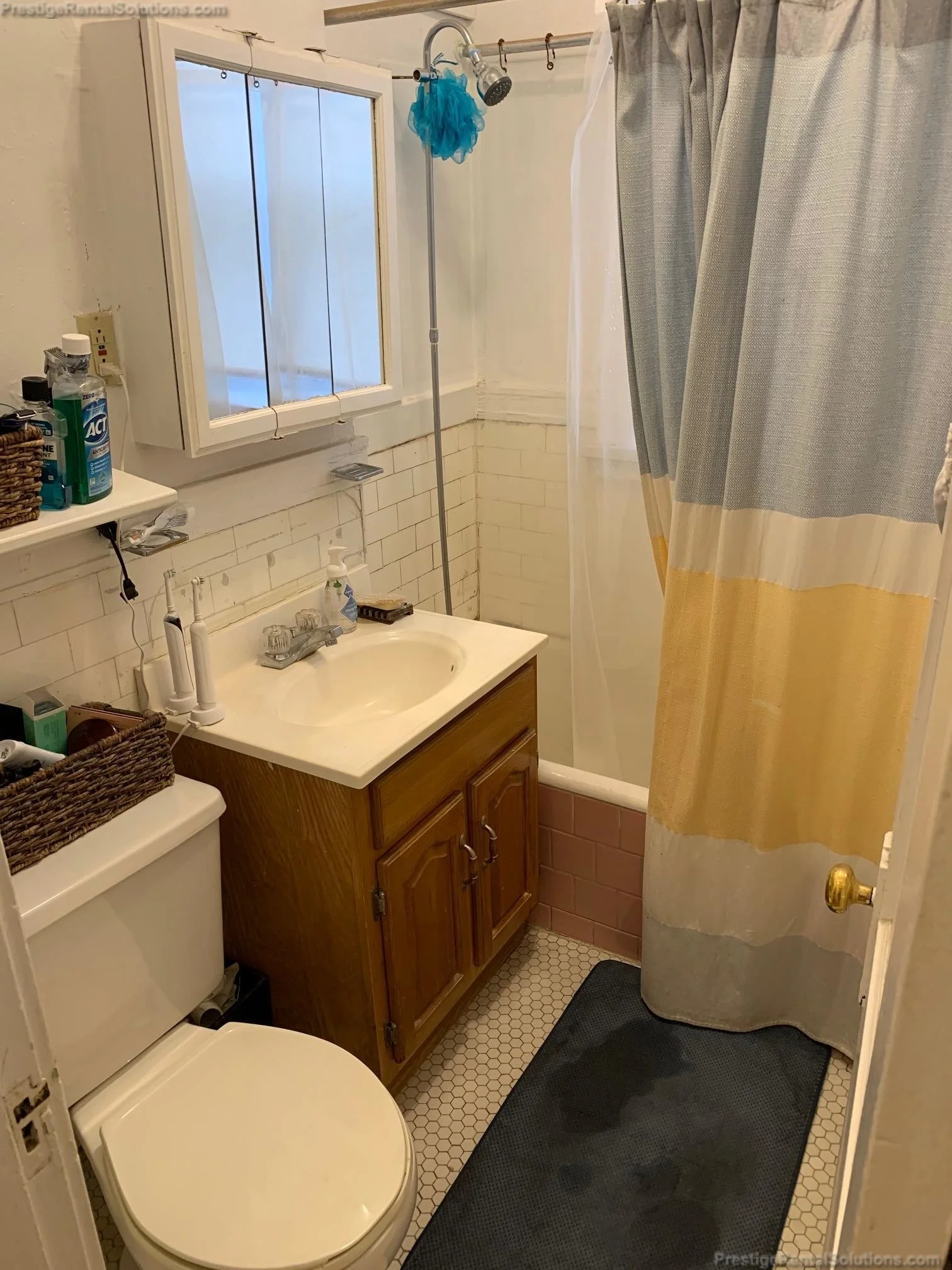 1 bed, 1 bath apartment for rent at 63 Woodstock Ave Unit 14, Brighton — photo 9 of 12