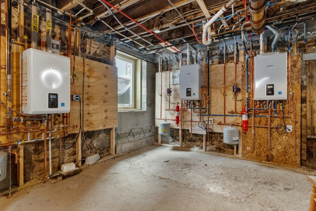 1 bed, 1 bath apartment for rent at 630 Centre St Unit 1F, Jamaica Plain — photo 9 of 12