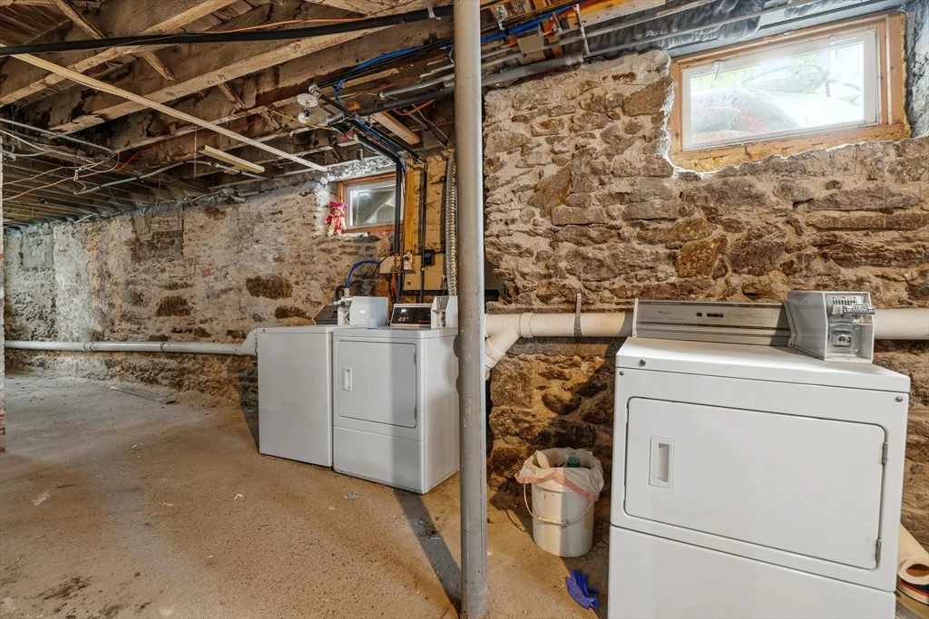 1 bed, 1 bath apartment for rent at 630 Centre St Unit 1F, Jamaica Plain — photo 8 of 12