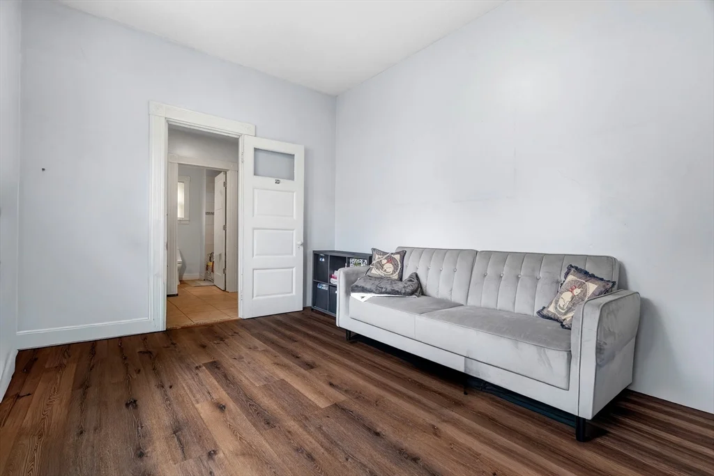 1 bed, 1 bath apartment for rent at 630 Centre St Unit 1F, Jamaica Plain — photo 5 of 12
