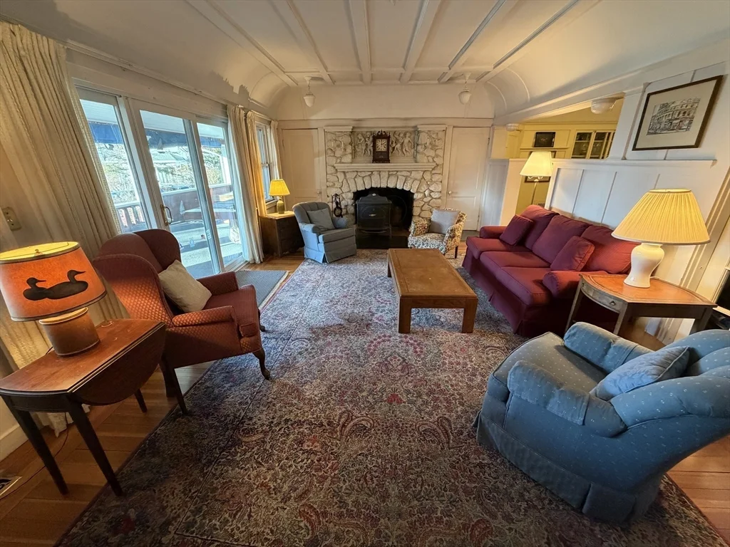 3 bed, 2 bath apartment for rent at 630 Washington St Unit SUMMER, Gloucester — photo 6 of 26