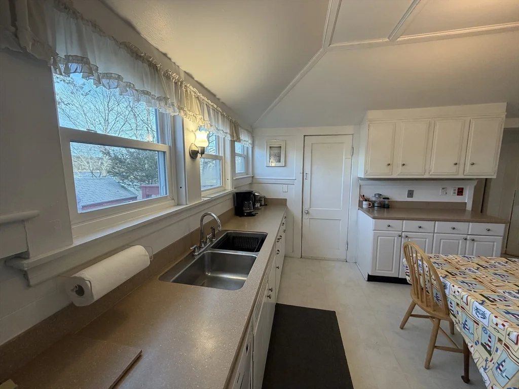 2 bed, 1 bath apartment for rent at 630 Washington St Unit WINTER, Gloucester — photo 17 of 28