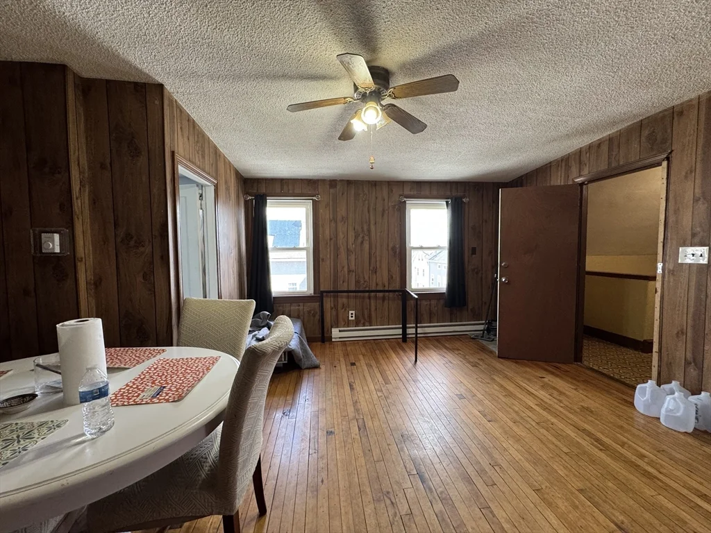 4 bed, 1 bath apartment for rent at 631 Walnut St Unit 3, Fall River — photo 16 of 17