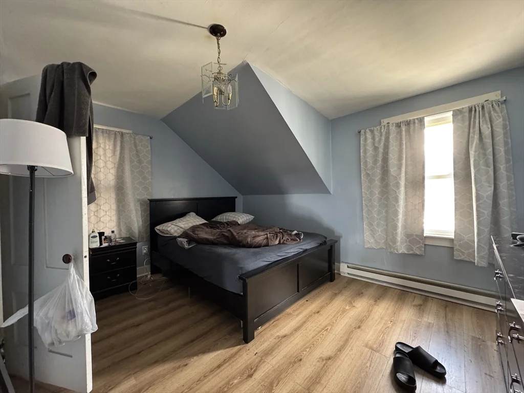 4 bed, 1 bath apartment for rent at 631 Walnut St Unit 3, Fall River — photo 10 of 17