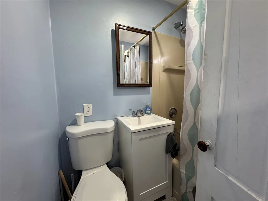 4 bed, 1 bath apartment for rent at 631 Walnut St Unit 3, Fall River — photo 7 of 17