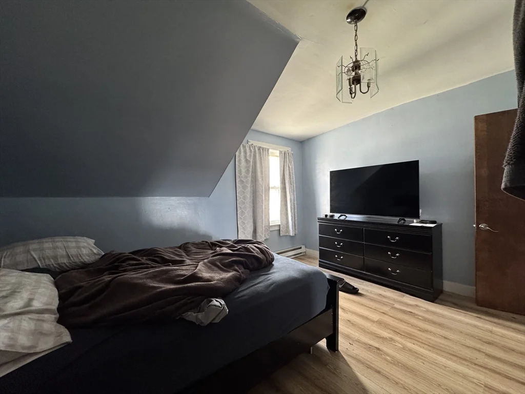 4 bed, 1 bath apartment for rent at 631 Walnut St Unit 3, Fall River — photo 12 of 17