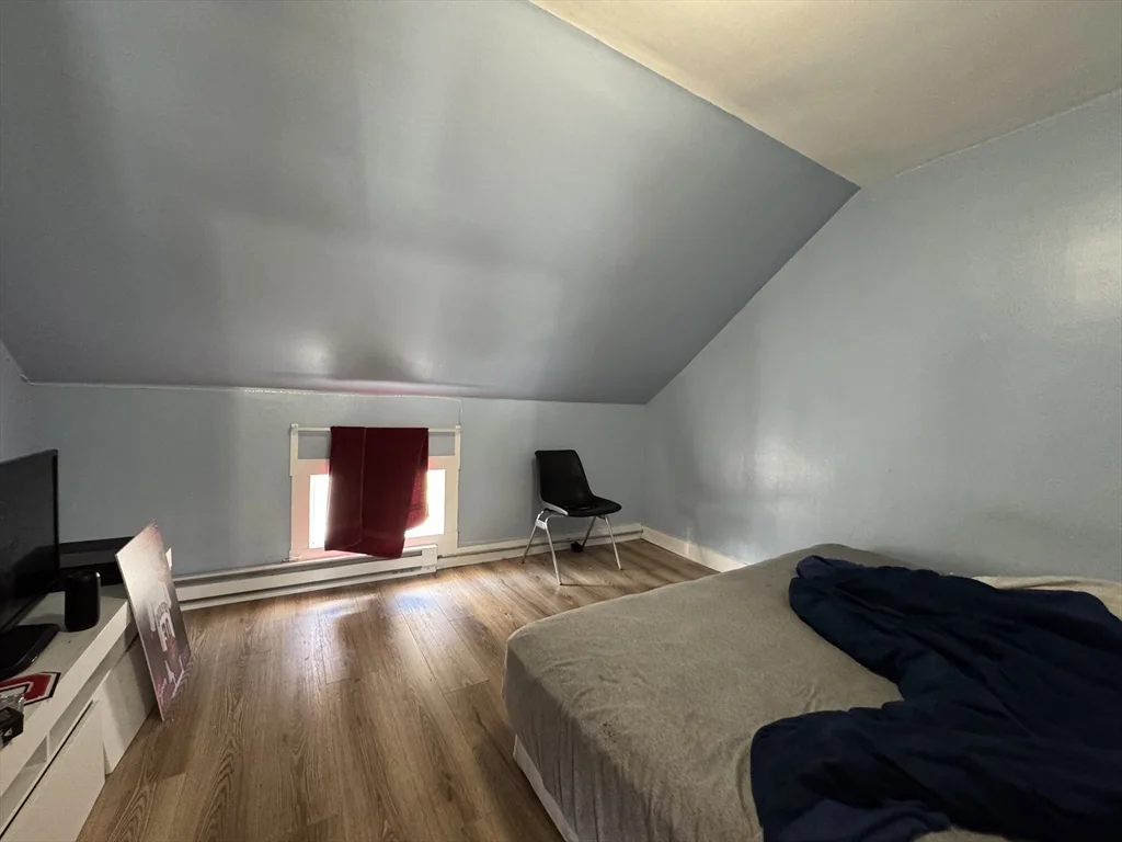 4 bed, 1 bath apartment for rent at 631 Walnut St Unit 3, Fall River — photo 8 of 17