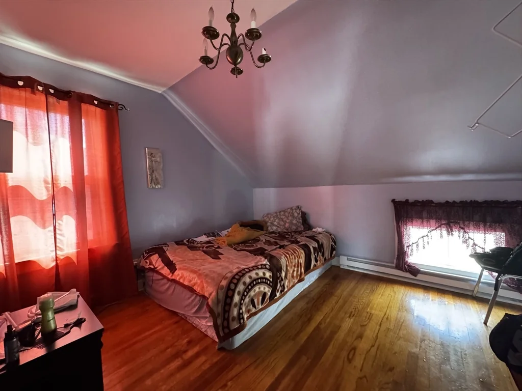 4 bed, 1 bath apartment for rent at 631 Walnut St Unit 3, Fall River — photo 14 of 17