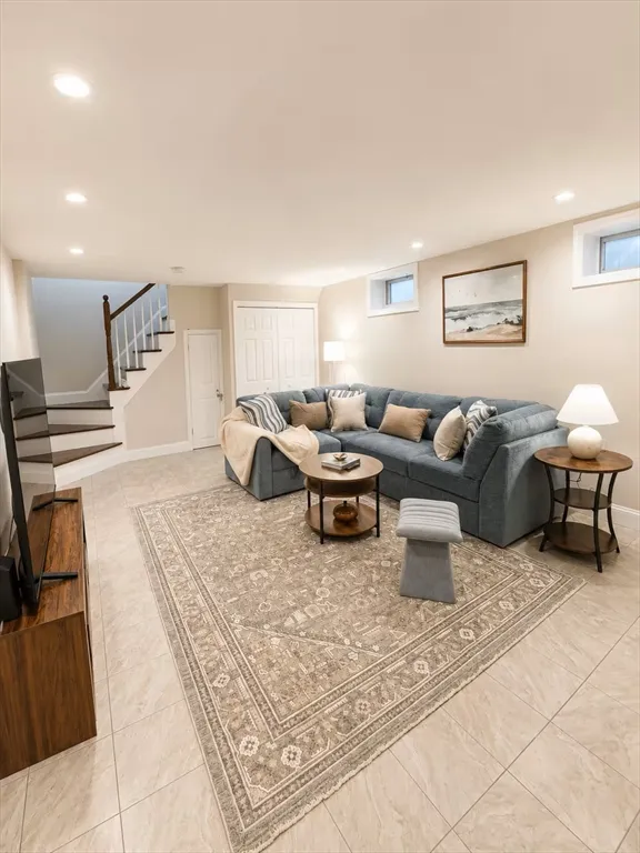 3 bed, 2 bath apartment for rent at 632 Beach St, Revere Beach — photo 4 of 9