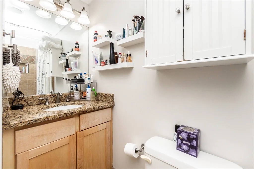 2 bed, 1 bath apartment for rent at 632 E Broadway Unit 2, South Boston — photo 17 of 18