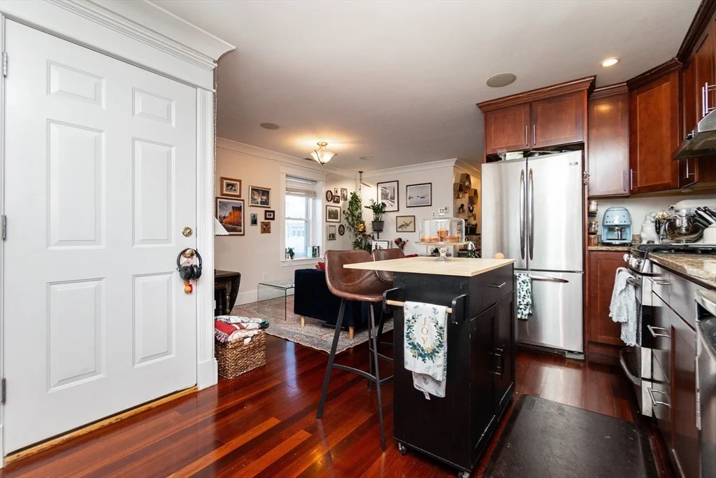 2 bed, 1 bath apartment for rent at 632 E Broadway Unit 4, South Boston — photo 4 of 20