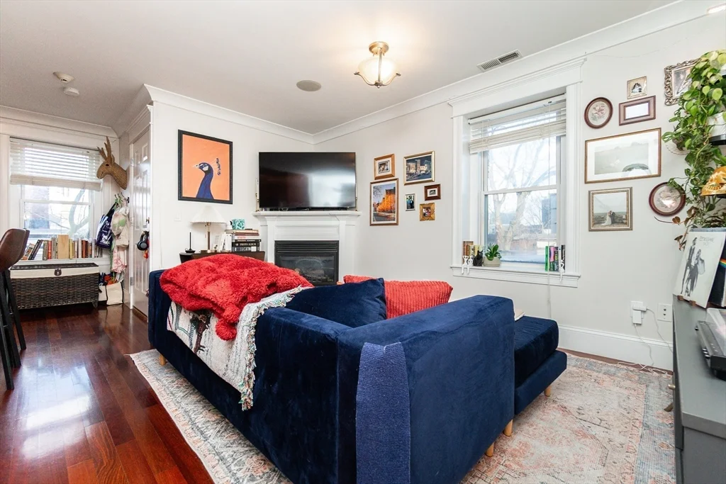 2 bed, 1 bath apartment for rent at 632 E Broadway Unit 4, South Boston — photo 9 of 20