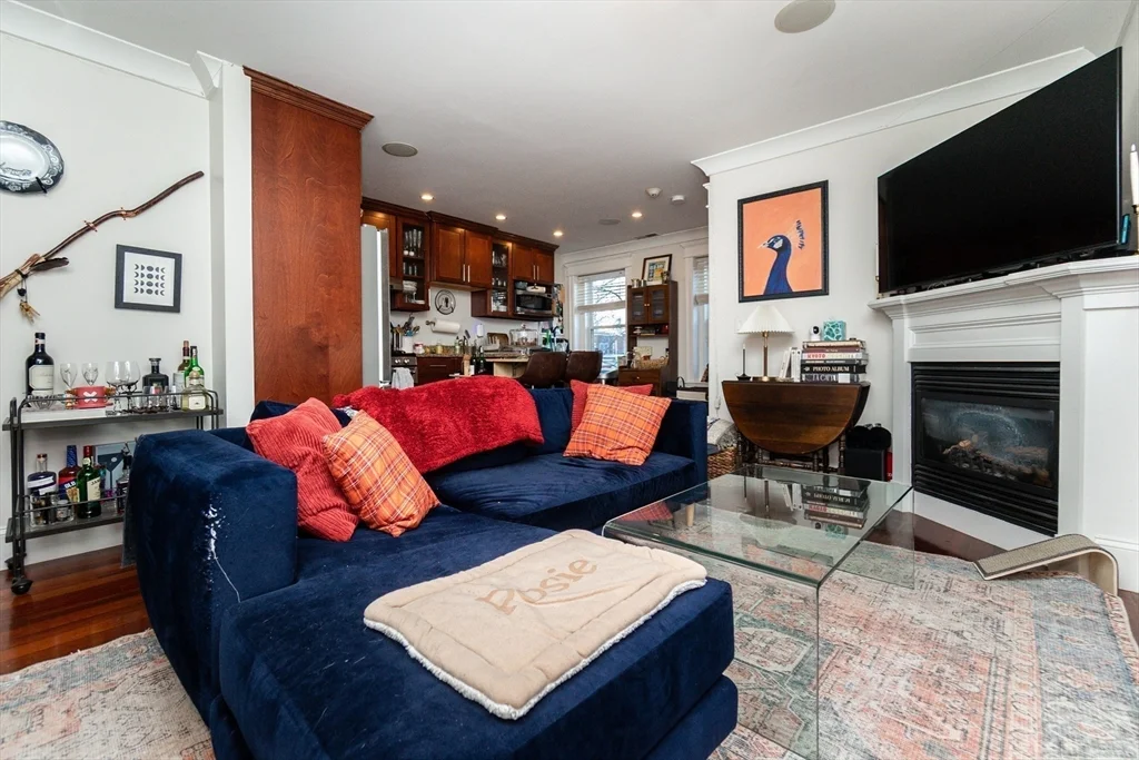 2 bed, 1 bath apartment for rent at 632 E Broadway Unit 4, South Boston — photo 7 of 20