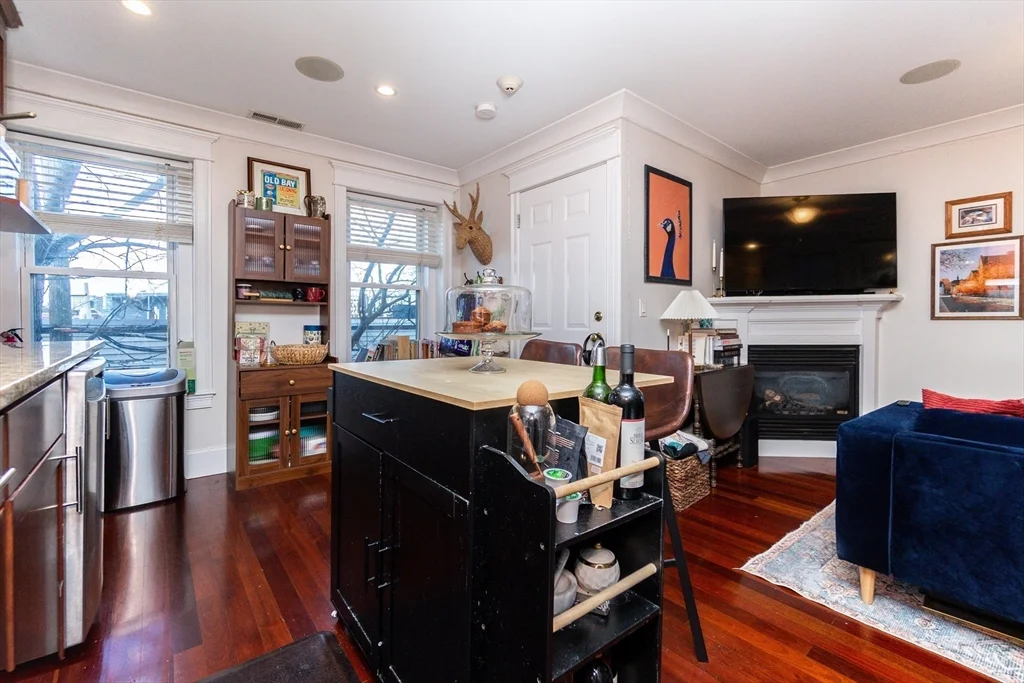2 bed, 1 bath apartment for rent at 632 E Broadway Unit 4, South Boston — photo 1 of 20