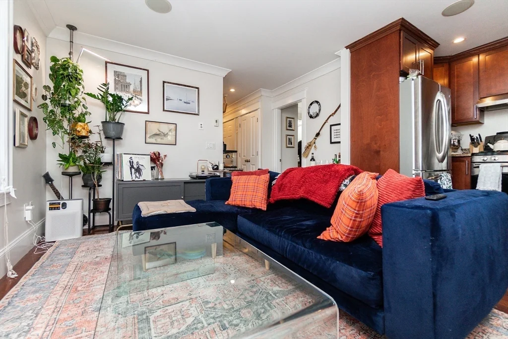 2 bed, 1 bath apartment for rent at 632 E Broadway Unit 4, South Boston — photo 6 of 20
