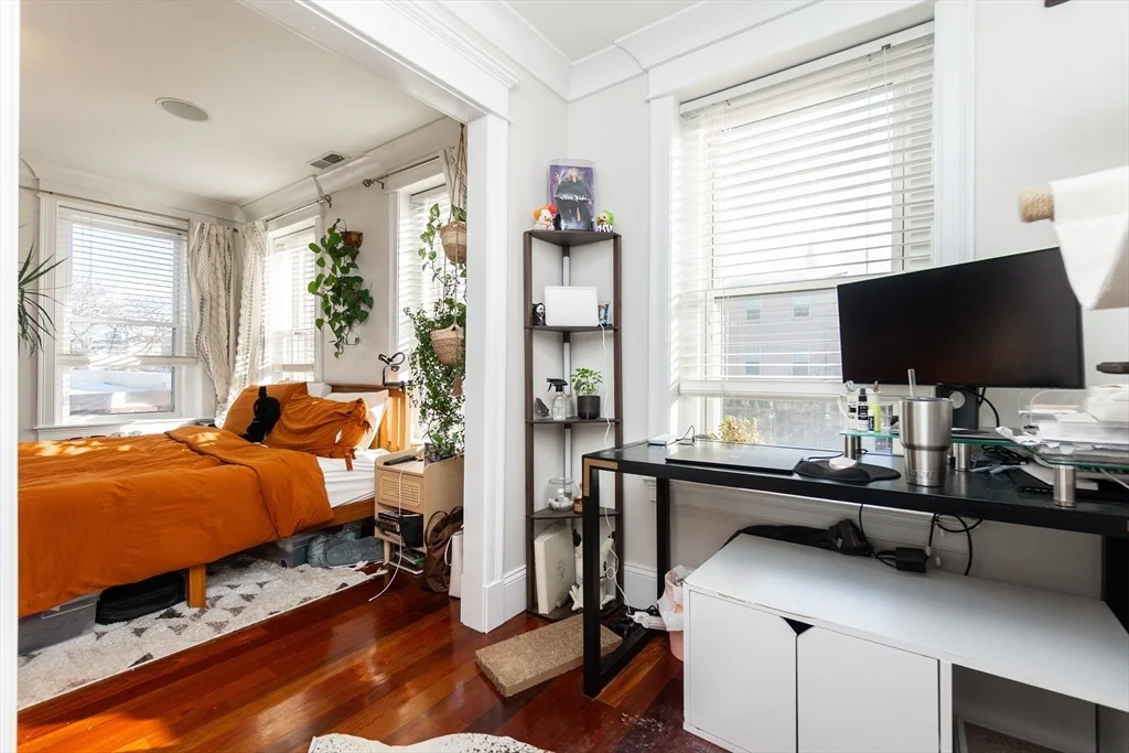 2 bed, 1 bath apartment for rent at 632 E Broadway Unit 4, South Boston — photo 12 of 20