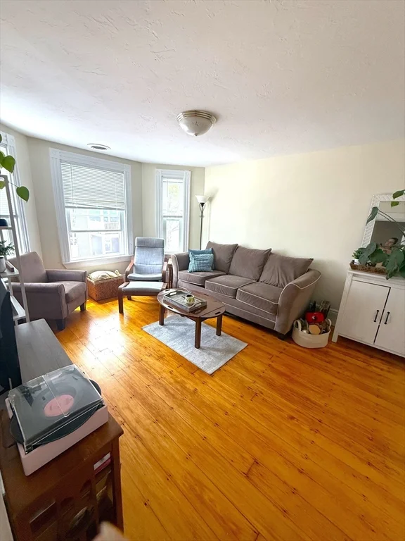 3 bed, 1 bath apartment for rent at 632 East 7th Unit 2, South Boston