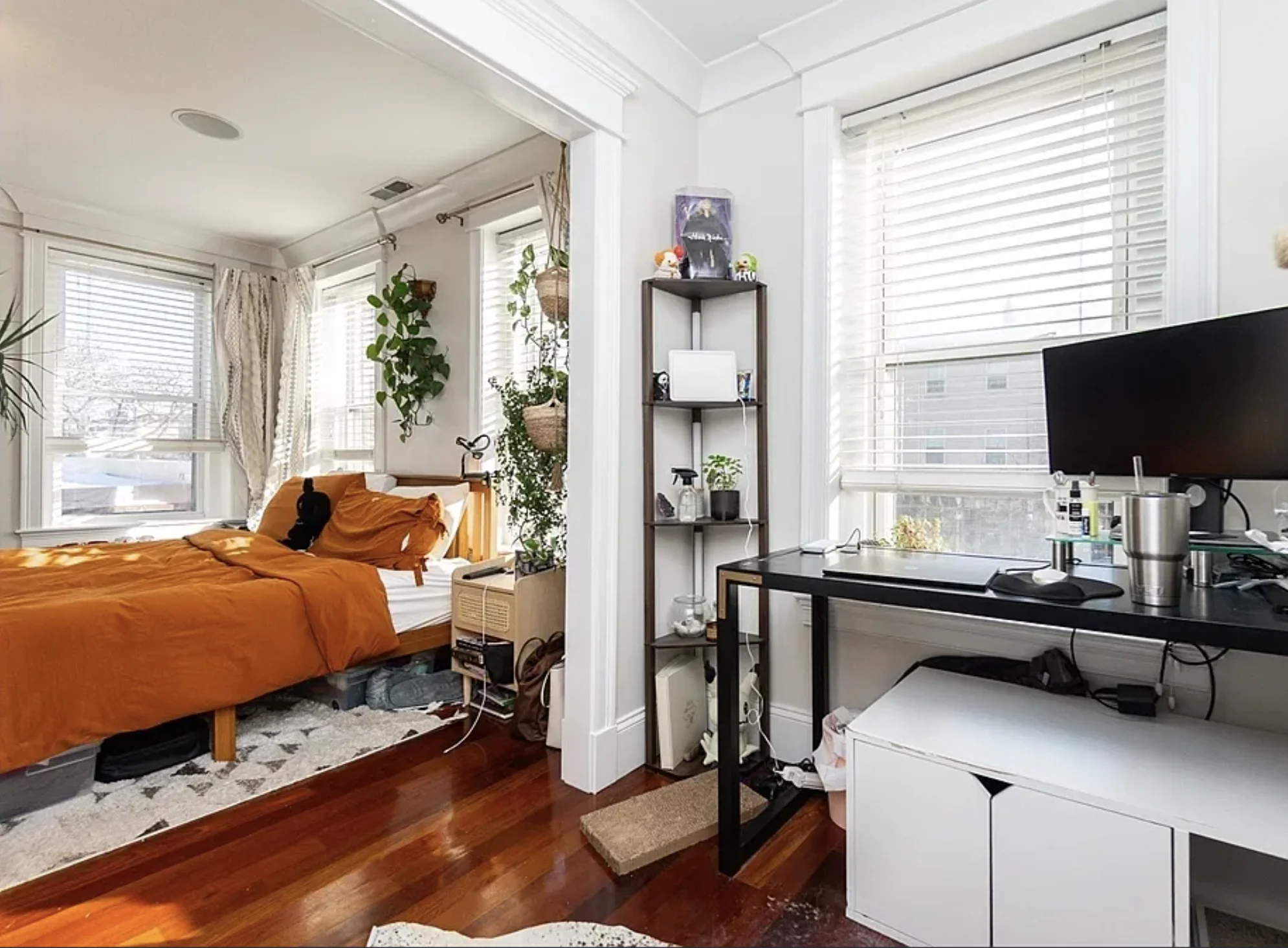 2 bed, 1 bath apartment for rent at 632 E Broadway Unit 4, South Boston — photo 1 of 16