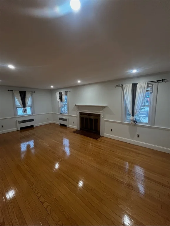 4 bed, 3 bath apartment for rent at 632 West Roxbury Pkwa, Roslindale — photo 3 of 11