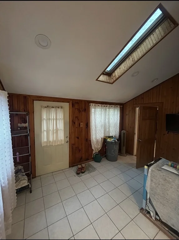4 bed, 3 bath apartment for rent at 632 West Roxbury Pkwa, Roslindale — photo 8 of 11