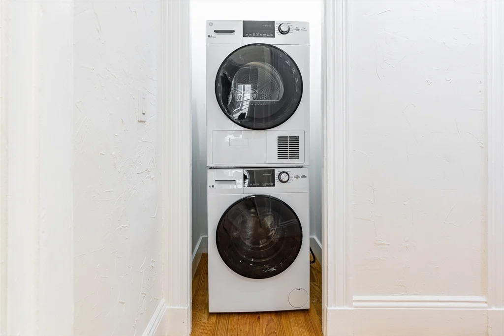 4 bed, 2 bath apartment for rent at 633 East 6th St Unit 3, South Boston — photo 8 of 15