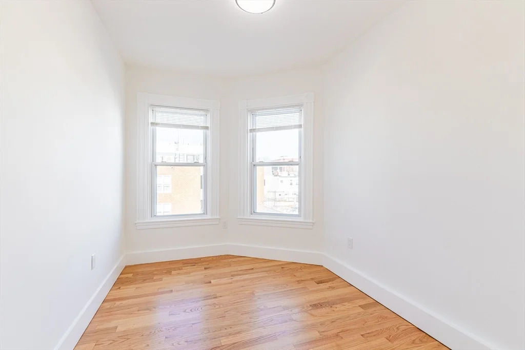 4 bed, 2 bath apartment for rent at 633 East 6th St Unit 3, South Boston — photo 9 of 15