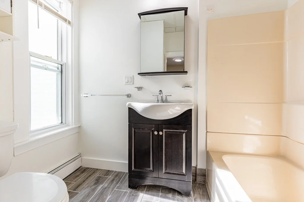 4 bed, 2 bath apartment for rent at 633 East 6th St Unit 3, South Boston — photo 11 of 15