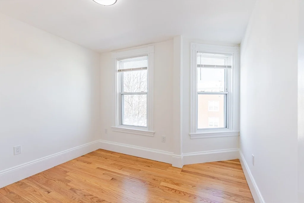 4 bed, 2 bath apartment for rent at 633 East 6th St Unit 3, South Boston — photo 15 of 15