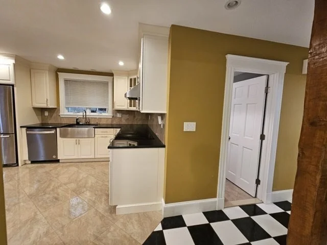4 bed, 2 bath apartment for rent at 633 Saw Mill Brook Pkwy Unit 1, Oak Hill — photo 4 of 19