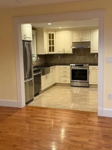 4 bed, 2 bath apartment for rent at 633 Saw Mill Brook Pkwy Unit 1, Oak Hill — photo 5 of 19