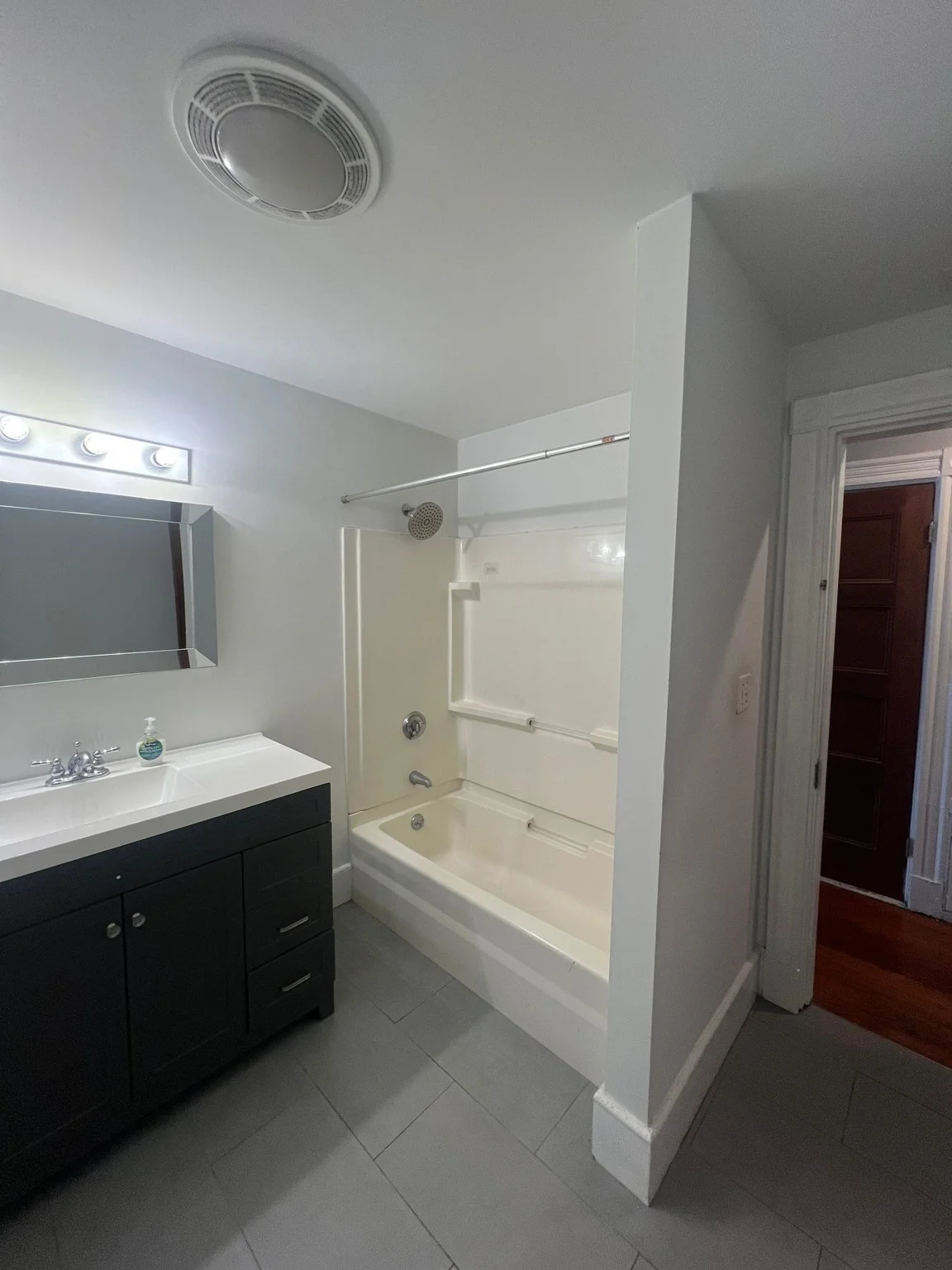 3 bed, 1 bath apartment for rent at 634 Dorchester Ave Unit 2, South Boston — photo 6 of 13