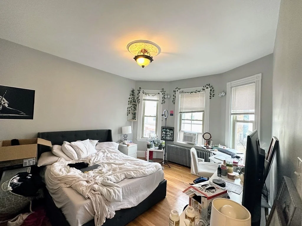 4 bed, 2 bath apartment for rent at 635 Dorchester Ave Unit 2, Boston — photo 15 of 17